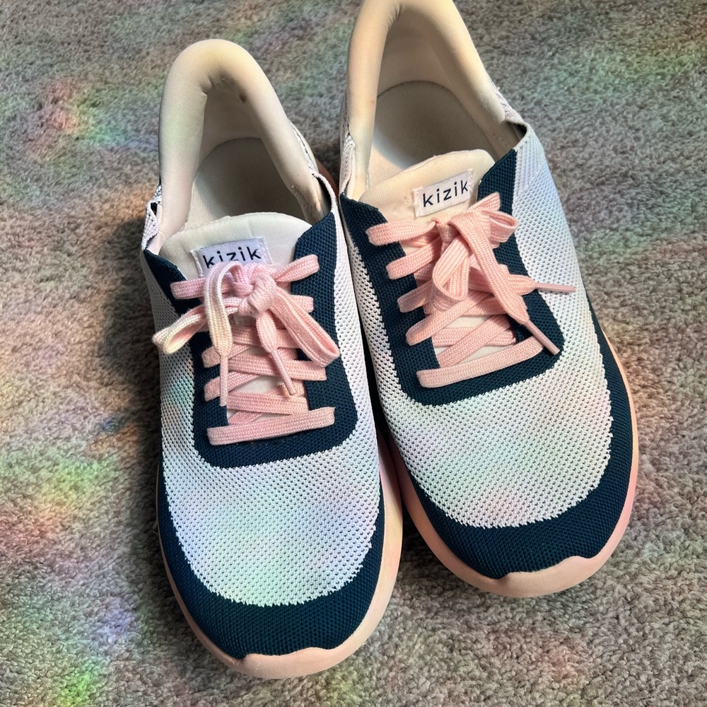 Kizik Athens Bahama Hands Free Sneakers shoes Men's 7.5 US. Women's 9 US Wide
